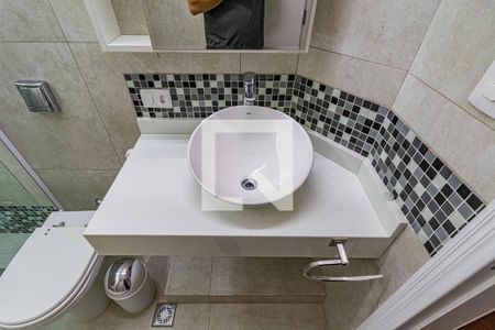 Apartamento à venda com 70m², 3 quartos e 1 vaga Apartamento à venda com 70m², 3 quartos e 1 vagaBanheiro social