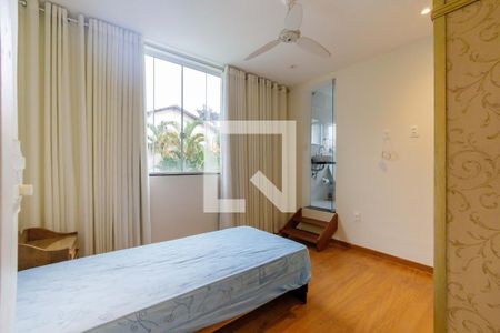 Casa de condomínio à venda com 445m², 7 quartos e 3 vagas Casa de condomínio à venda com 445m², 7 quartos e 3 vagasSuíte 2