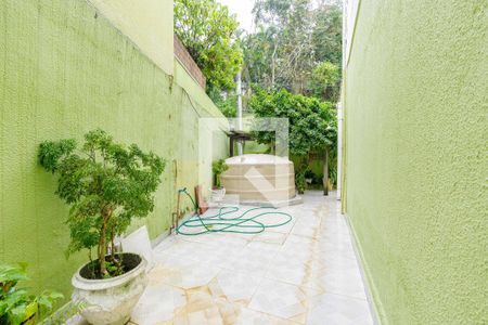 Casa de condomínio à venda com 445m², 7 quartos e 3 vagas Casa de condomínio à venda com 445m², 7 quartos e 3 vagasQuintal