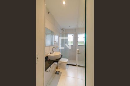 Casa de condomínio à venda com 445m², 7 quartos e 3 vagas Casa de condomínio à venda com 445m², 7 quartos e 3 vagasBanheiro Suíte 2