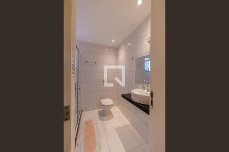 Casa de condomínio à venda com 445m², 7 quartos e 3 vagas Casa de condomínio à venda com 445m², 7 quartos e 3 vagasBanheiro Suíte 3