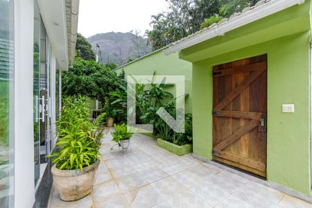 Casa de condomínio à venda com 445m², 7 quartos e 3 vagas Casa de condomínio à venda com 445m², 7 quartos e 3 vagasQuintal