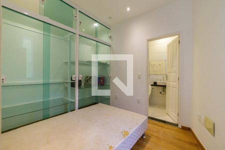 Casa de condomínio à venda com 445m², 7 quartos e 3 vagas Casa de condomínio à venda com 445m², 7 quartos e 3 vagasSuíte 1 Closet