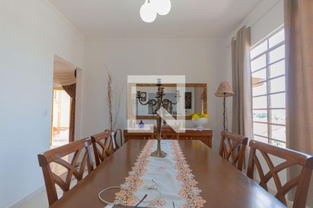 Casa à venda com 600m², 8 quartos e 4 vagassala 2