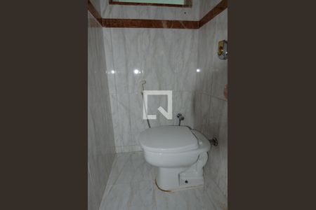 Casa de condomínio à venda com 600m², 6 quartos e 3 vagas Casa de condomínio à venda com 600m², 6 quartos e 3 vagasLavabo