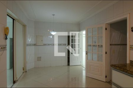 Casa de condomínio à venda com 600m², 6 quartos e 3 vagas Casa de condomínio à venda com 600m², 6 quartos e 3 vagasCozinha