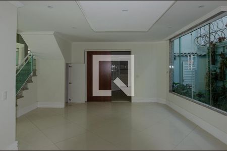 Casa de condomínio à venda com 600m², 6 quartos e 3 vagas Casa de condomínio à venda com 600m², 6 quartos e 3 vagasSala 2