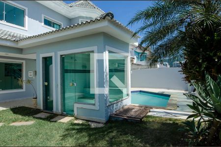 Casa de condomínio à venda com 600m², 6 quartos e 3 vagas Casa de condomínio à venda com 600m², 6 quartos e 3 vagasVaranda