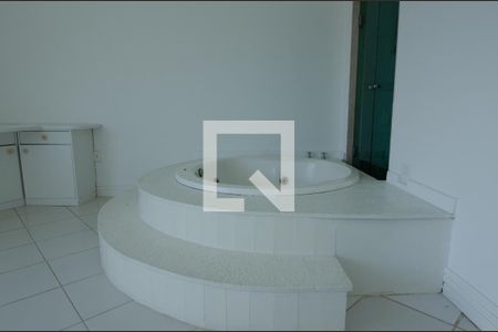 Casa de condomínio à venda com 600m², 6 quartos e 3 vagas Casa de condomínio à venda com 600m², 6 quartos e 3 vagasSuite 2