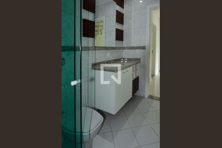 Casa de condomínio à venda com 600m², 6 quartos e 3 vagas Casa de condomínio à venda com 600m², 6 quartos e 3 vagasBanheiro da Suíte 1