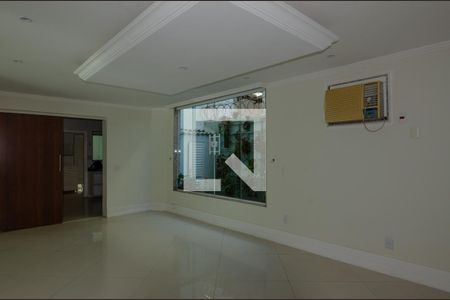 Casa de condomínio à venda com 600m², 6 quartos e 3 vagas Casa de condomínio à venda com 600m², 6 quartos e 3 vagasSala 2