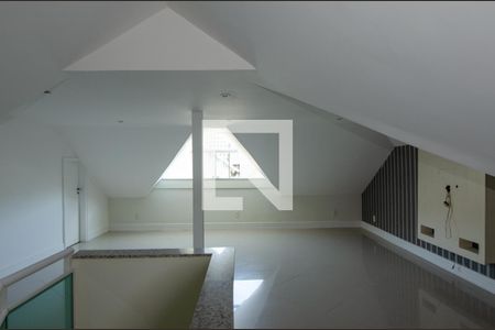 Casa de condomínio à venda com 600m², 6 quartos e 3 vagas Casa de condomínio à venda com 600m², 6 quartos e 3 vagasSala de Tv