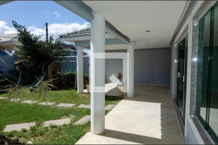 Casa de condomínio à venda com 600m², 6 quartos e 3 vagas Casa de condomínio à venda com 600m², 6 quartos e 3 vagasVaranda