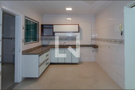 Casa de condomínio à venda com 600m², 6 quartos e 3 vagas Casa de condomínio à venda com 600m², 6 quartos e 3 vagasCozinha