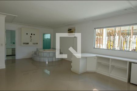 Casa de condomínio à venda com 600m², 6 quartos e 3 vagas Casa de condomínio à venda com 600m², 6 quartos e 3 vagasSuite 3