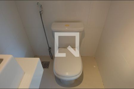 Casa de condomínio à venda com 600m², 6 quartos e 3 vagas Casa de condomínio à venda com 600m², 6 quartos e 3 vagasBanheiro 2