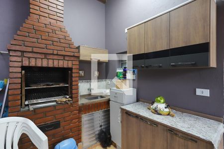 Casa à venda com 300m², 3 quartos e 2 vagas Casa à venda com 300m², 3 quartos e 2 vagasTerraço