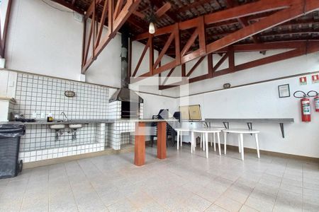 Apartamento à venda com 165m², 4 quartos e 2 vagas Apartamento à venda com 165m², 4 quartos e 2 vagasÁrea comum - Churrasqueira