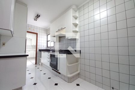 Apartamento à venda com 165m², 4 quartos e 2 vagas Apartamento à venda com 165m², 4 quartos e 2 vagasCozinha