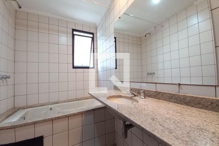 Apartamento à venda com 165m², 4 quartos e 2 vagas Apartamento à venda com 165m², 4 quartos e 2 vagasBanheiro da Suíte 4
