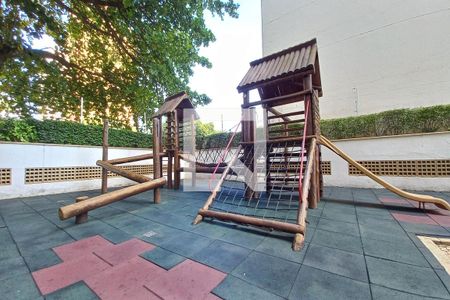 Apartamento à venda com 165m², 4 quartos e 2 vagas Apartamento à venda com 165m², 4 quartos e 2 vagasÁrea comum - Playground