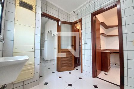 Apartamento à venda com 165m², 4 quartos e 2 vagas Apartamento à venda com 165m², 4 quartos e 2 vagasÁrea de Serviço