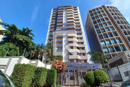 Apartamento à venda com 165m², 4 quartos e 2 vagas Apartamento à venda com 165m², 4 quartos e 2 vagasFachada e portaria