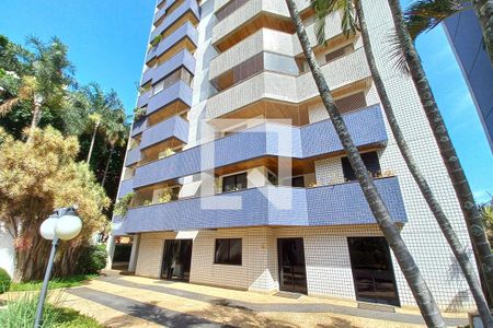 Apartamento à venda com 165m², 4 quartos e 2 vagas Apartamento à venda com 165m², 4 quartos e 2 vagasFachada do bloco