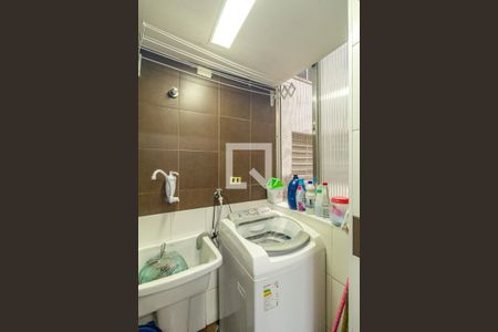 Apartamento à venda com 104m², 3 quartos e sem vaga Apartamento à venda com 104m², 3 quartos e sem vagaCozinha e Lavanderia