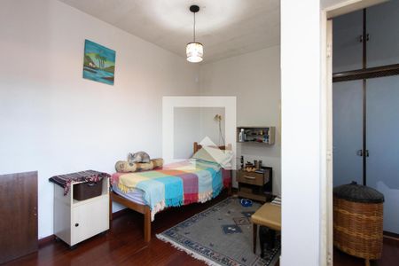 Casa à venda com 180m², 3 quartos e 2 vagas Casa à venda com 180m², 3 quartos e 2 vagasQuarto