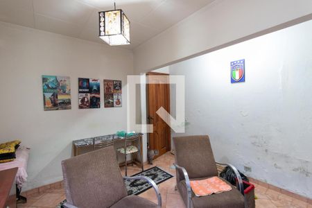 Casa à venda com 180m², 3 quartos e 2 vagas Casa à venda com 180m², 3 quartos e 2 vagasQuarto