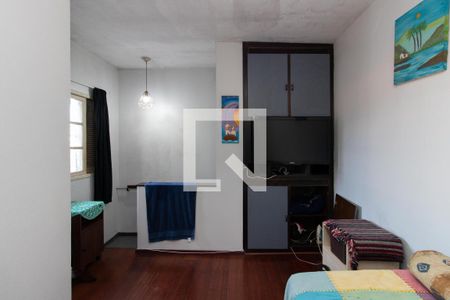 Casa à venda com 180m², 3 quartos e 2 vagas Casa à venda com 180m², 3 quartos e 2 vagasQuarto