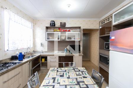 Casa à venda com 180m², 3 quartos e 2 vagas Casa à venda com 180m², 3 quartos e 2 vagasQuarto