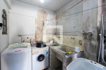 Casa à venda com 180m², 3 quartos e 2 vagas Casa à venda com 180m², 3 quartos e 2 vagasÁrea de serviço