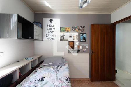 Casa à venda com 180m², 3 quartos e 2 vagas Casa à venda com 180m², 3 quartos e 2 vagasQuarto