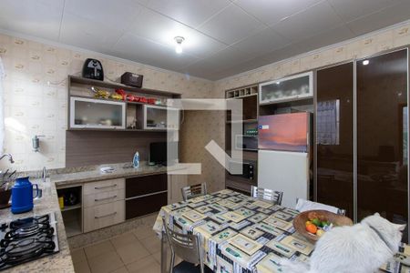 Casa à venda com 180m², 3 quartos e 2 vagas Casa à venda com 180m², 3 quartos e 2 vagasQuarto