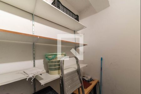Apartamento à venda com 75m², 2 quartos e 2 vagas Apartamento à venda com 75m², 2 quartos e 2 vagasDepósito