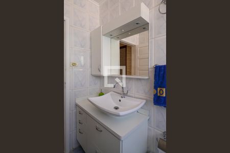 Casa à venda com 190m², 4 quartos e 2 vagasBanheiro 2