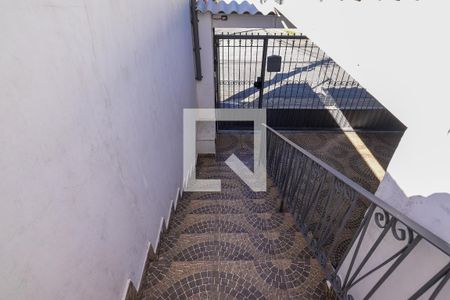 Casa à venda com 190m², 4 quartos e 2 vagasEscadas