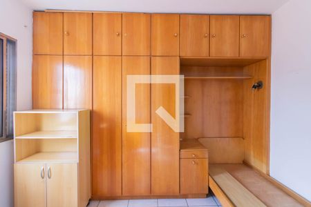 Casa à venda com 500m², 4 quartos e 4 vagas Casa à venda com 500m², 4 quartos e 4 vagasQuarto 2