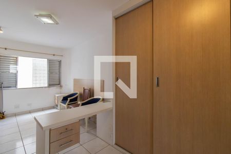 Casa à venda com 500m², 4 quartos e 4 vagas Casa à venda com 500m², 4 quartos e 4 vagasSuíte