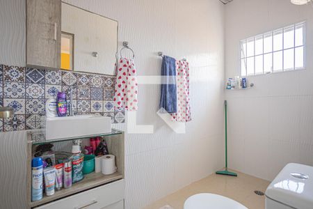 Casa à venda com 249m², 4 quartos e 4 vagas Casa à venda com 249m², 4 quartos e 4 vagasBanheiro 2