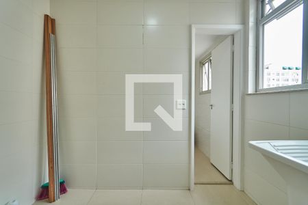 Apartamento à venda com 142m², 3 quartos e 2 vagas Apartamento à venda com 142m², 3 quartos e 2 vagasÁrea de Serviço
