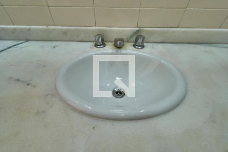 Apartamento à venda com 142m², 3 quartos e 2 vagas Apartamento à venda com 142m², 3 quartos e 2 vagasBanheiro Suite