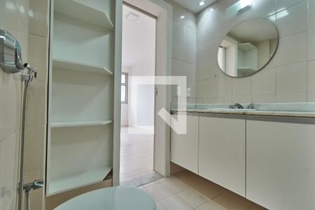 Apartamento à venda com 142m², 3 quartos e 2 vagas Apartamento à venda com 142m², 3 quartos e 2 vagasBanheiro Suite