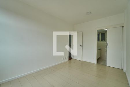 Apartamento à venda com 142m², 3 quartos e 2 vagas Apartamento à venda com 142m², 3 quartos e 2 vagasQuarto Suite