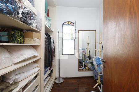 Casa à venda com 390m², 5 quartos e 7 vagasCloset da suíte 3