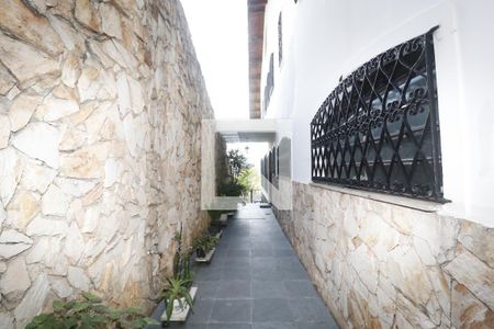 Casa à venda com 390m², 5 quartos e 7 vagasCorredor