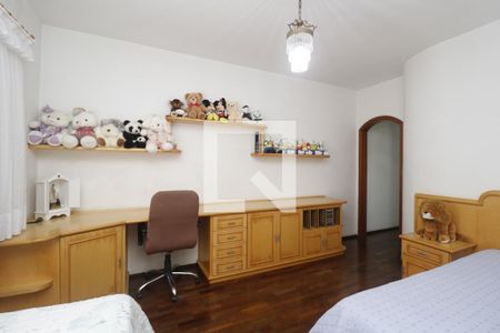 Casa à venda com 390m², 5 quartos e 7 vagasQuarto 3 - Suíte