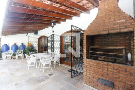 Casa à venda com 390m², 5 quartos e 7 vagasChurrasqueira